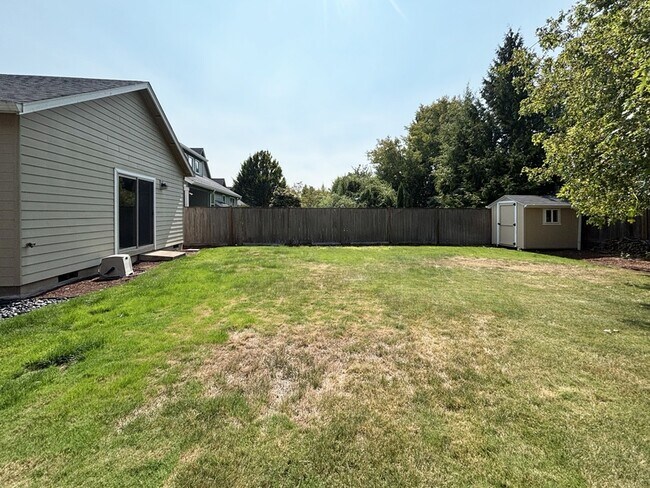 Building Photo - 1970 Cedar Brook Dr