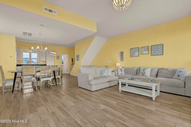 Building Photo - 3974 Island Dr