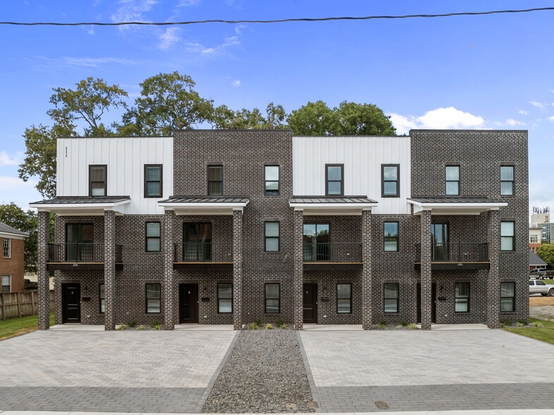 Primary Photo - 9th + Forbes Luxury Student Living