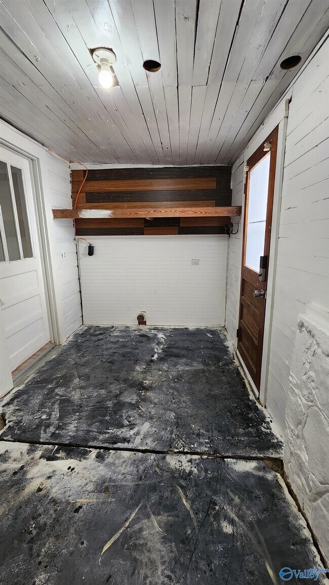 Building Photo - 1321 Ann St NW