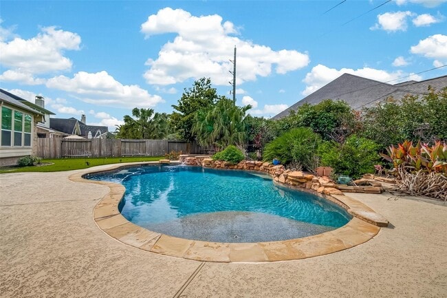 Building Photo - 28602 Hayden Park Dr
