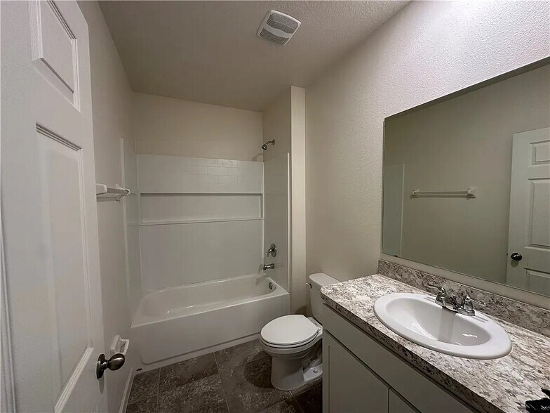 Building Photo - 4131 Keeson Cir