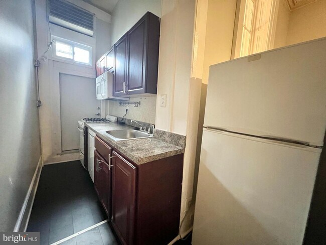 Building Photo - 735 Spruce St