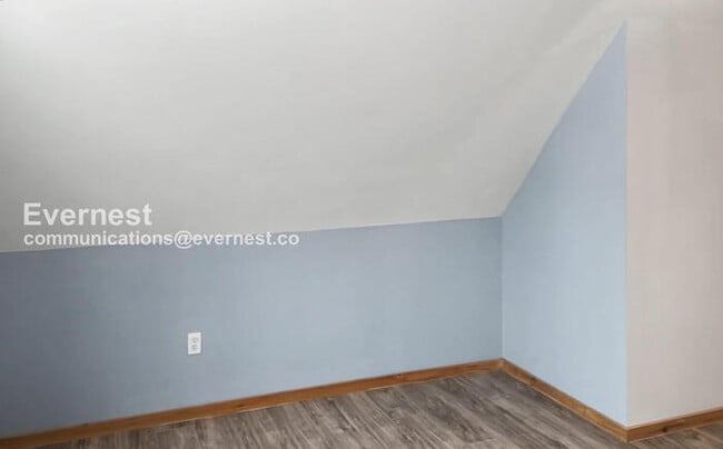 Building Photo - 1 Bed, 1 Bath with Off-Street Parking / Pet-Friendly / Vouchers Accepted / Available Now!