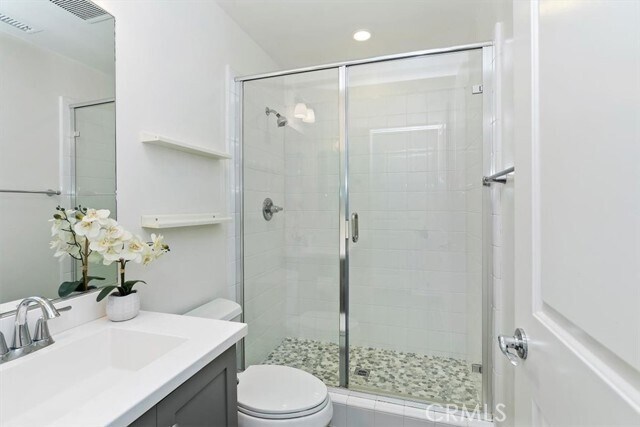 Building Photo - 55 Fuchsia