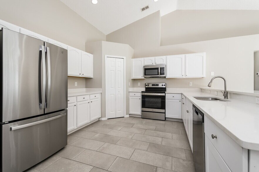 Building Photo - 632 Mercado Ct