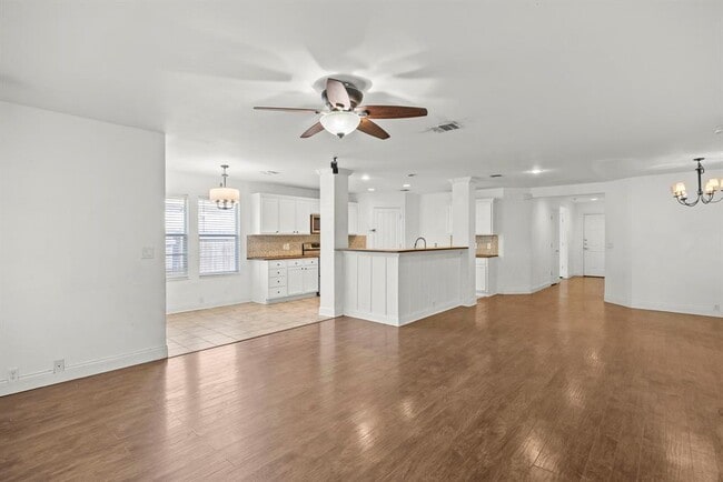 Building Photo - 789 Kingfisher Ln