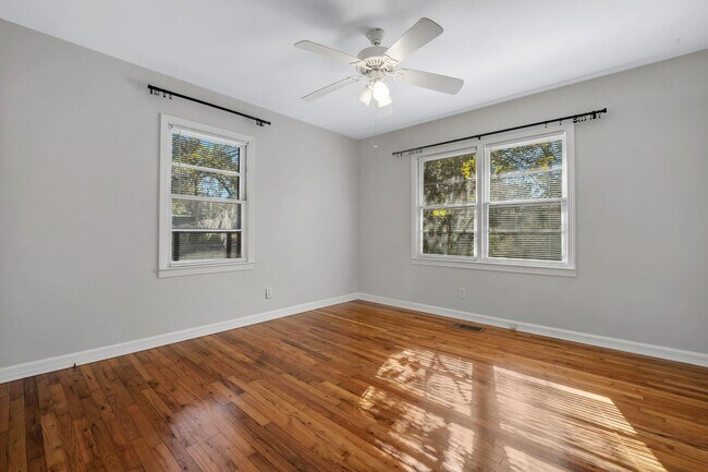 Building Photo - Charming Midtown Tallahassee Duplex