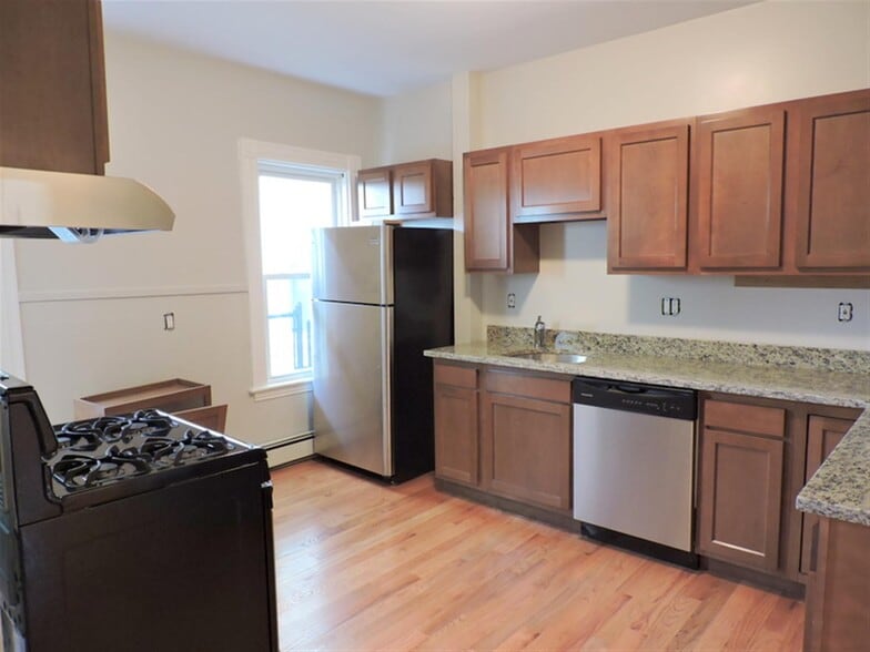 Building Photo - 27 Portsmouth St