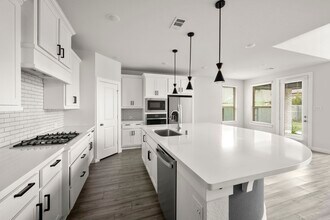 Building Photo - 16826 Beechwood Forest Way