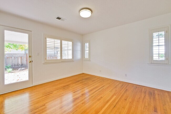 Building Photo - Wow! What a Great Home! Available Soon!