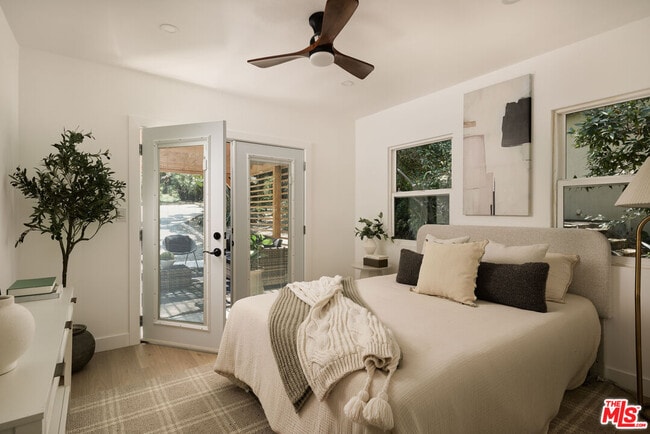 Building Photo - 885 Montecito Dr