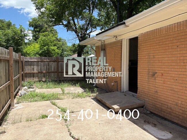 Building Photo - 316 E French Ave
