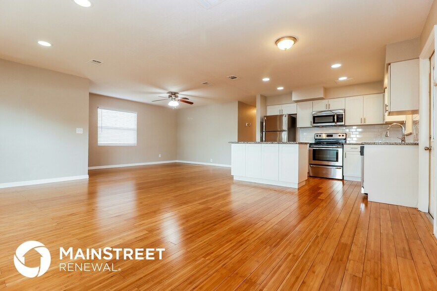 Building Photo - 4107 W Grace St