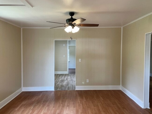 Building Photo - 422 S Orange St