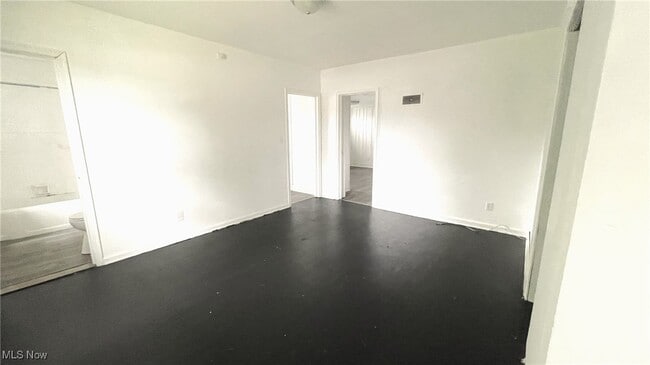 Building Photo - 2514 Sunset Blvd