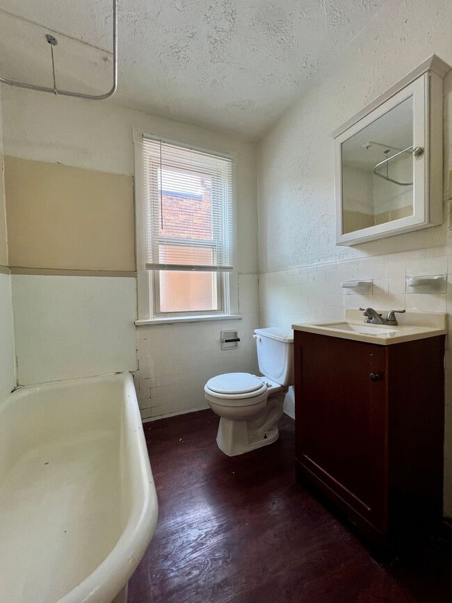 Building Photo - Incredible Two Bedroom Townhouse in Oakland! Close to Pitt & CMU! Call Today!