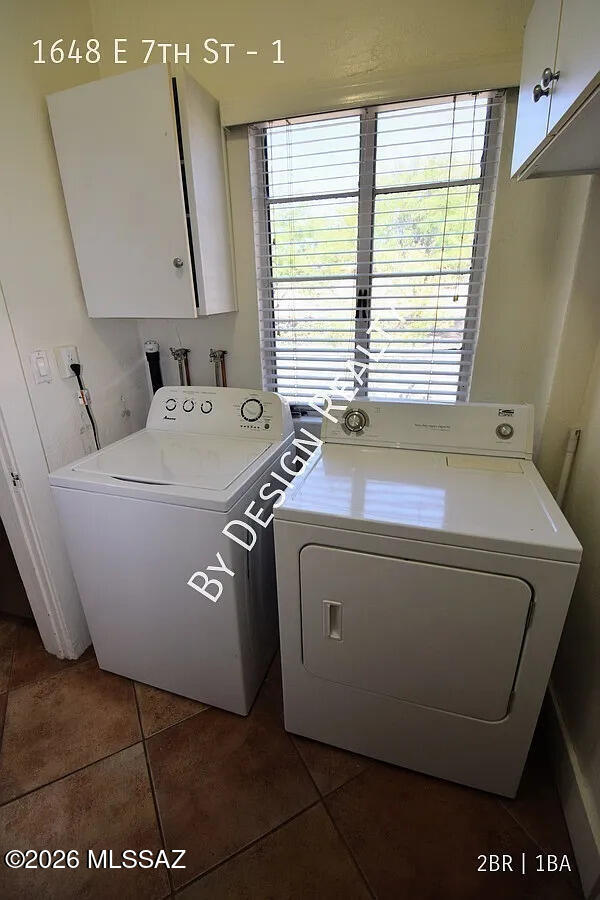 Building Photo - 1648 E 7th St