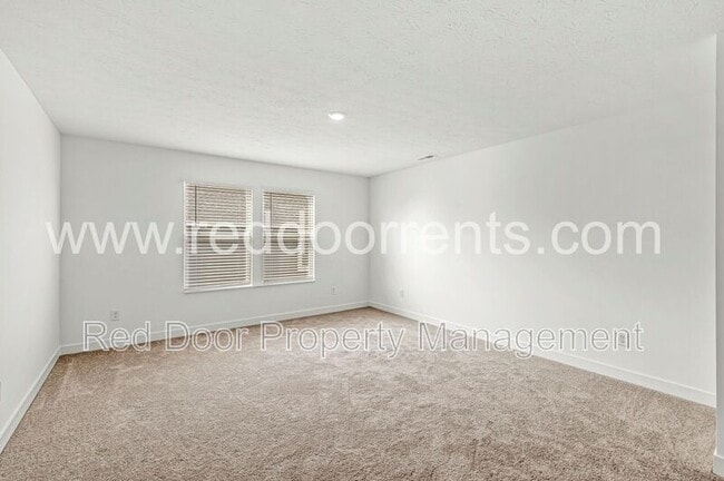 Building Photo - 2224 Boxwood Dr