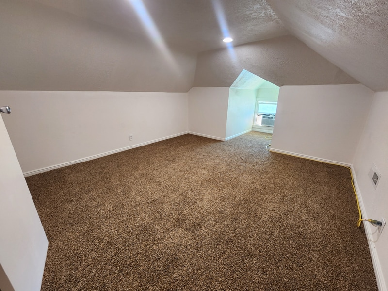 Building Photo - 1028 Capitol St