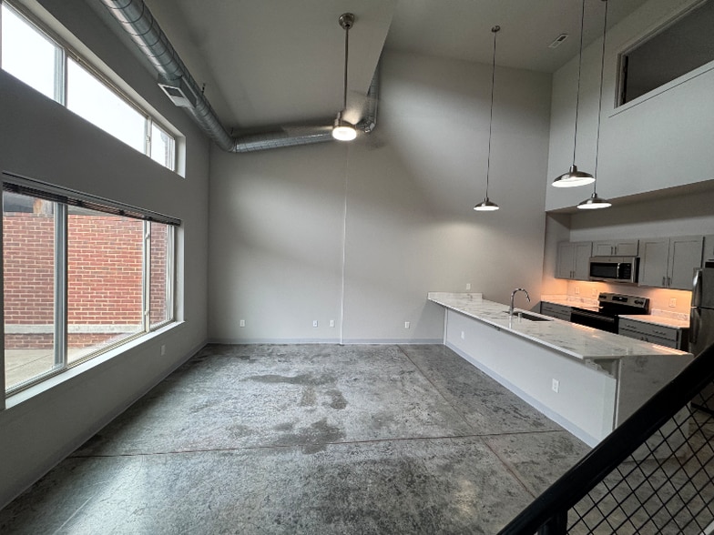 Building Photo - 3844 Dylan Pl