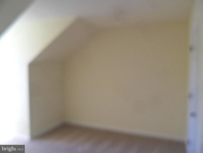 Building Photo - 615 Delaware St