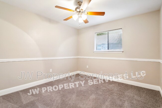 Building Photo - 1476 St Christopher Dr