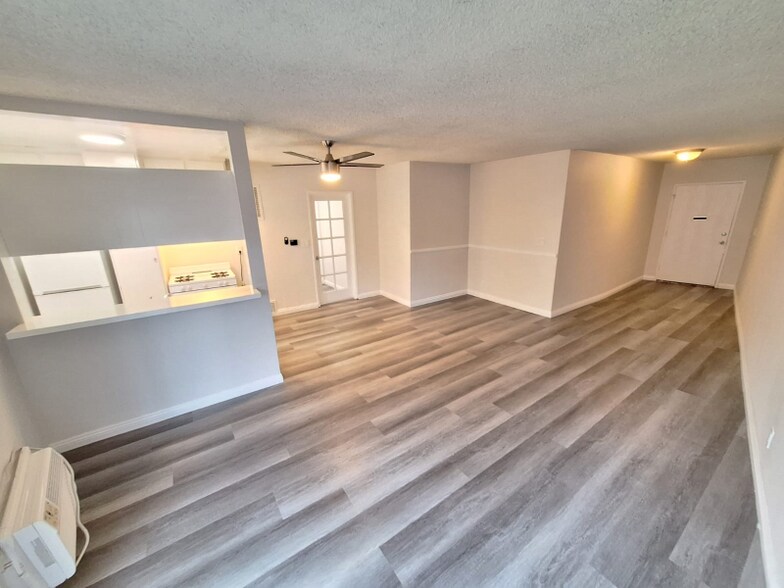 Building Photo - 4660 Kester Ave