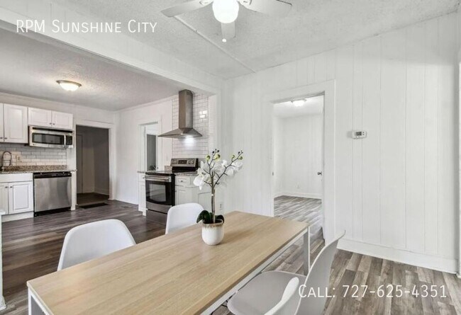 Building Photo - 3819 Queensboro Ave S