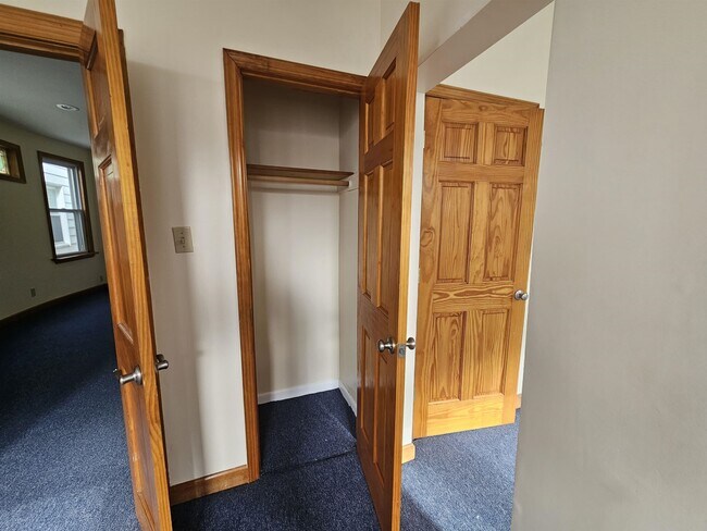 Building Photo - 154 Bleecker St