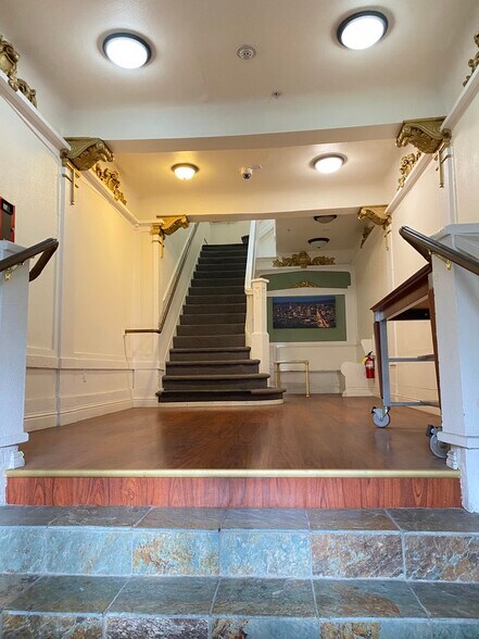 EntEntrance - 2445 Telegraph Ave