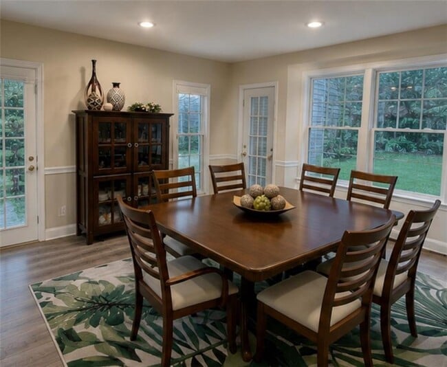 Building Photo - 463 Valleyside Dr