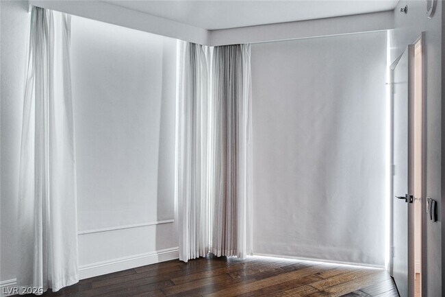 Building Photo - 222 Karen Ave