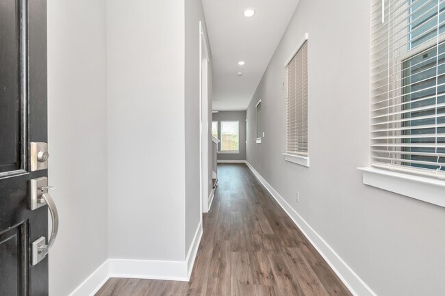 Building Photo - 2717 Ruhman Flds Dr