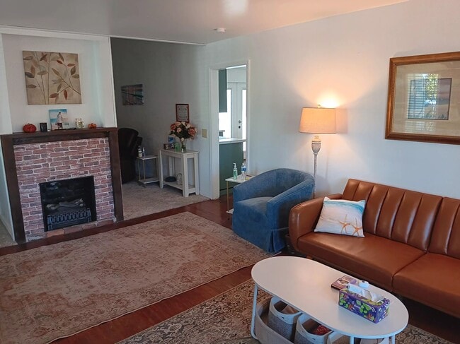 Building Photo - 206 2nd St NW