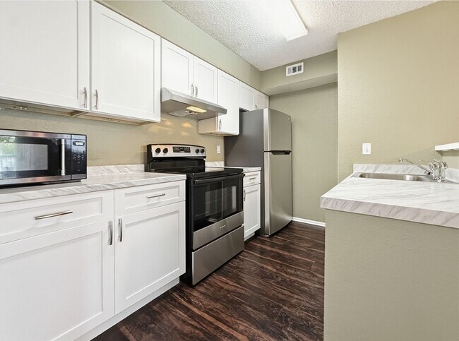 Building Photo - 2/2 Remodeled Condominium In Park Central, Millenia