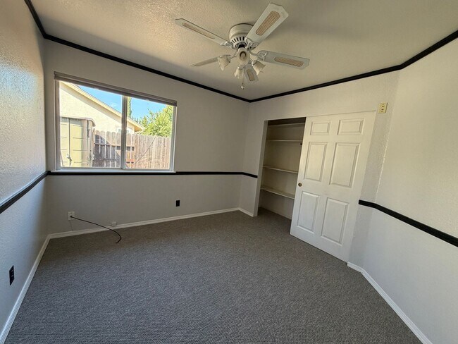 Building Photo - 6260 Vanden Rd