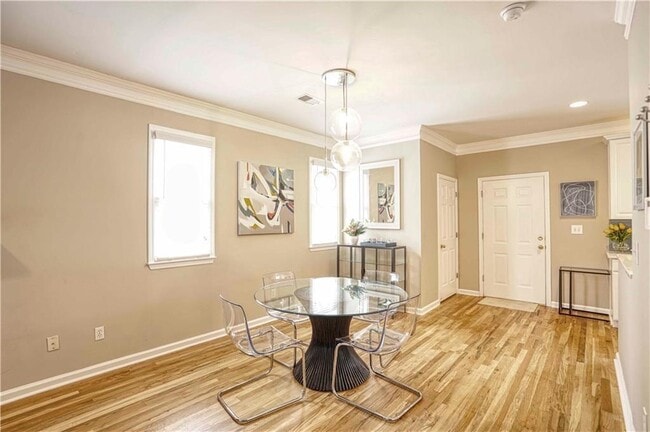 Building Photo - 83 Richmond St SE