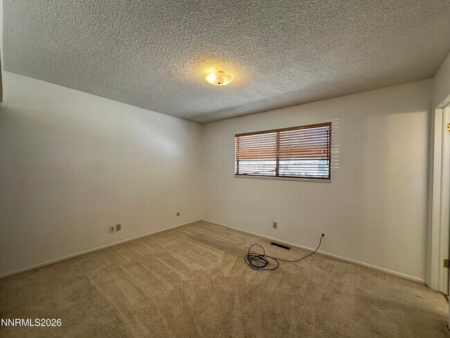 Building Photo - 1365 Akard Dr