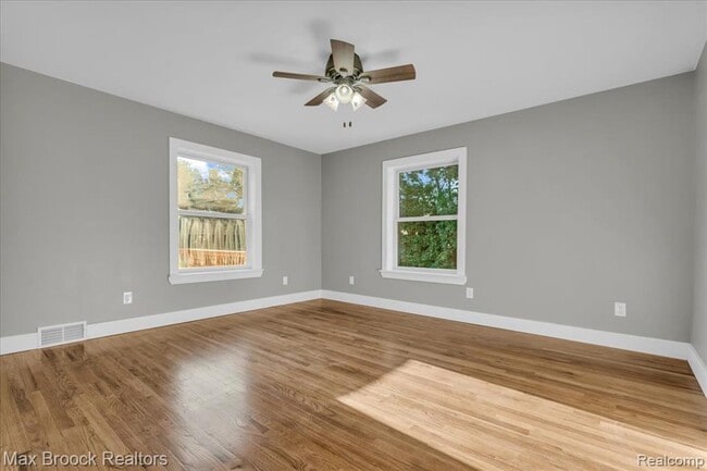 Building Photo - 1654 Giddings Rd