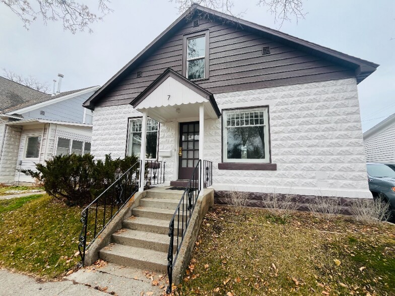 Building Photo - 7 E Curtiss St