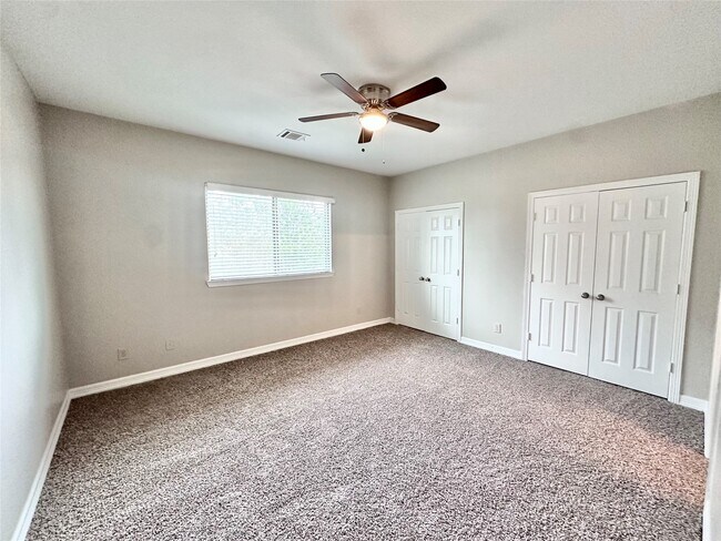 Building Photo - 32 Woodland Hills Dr