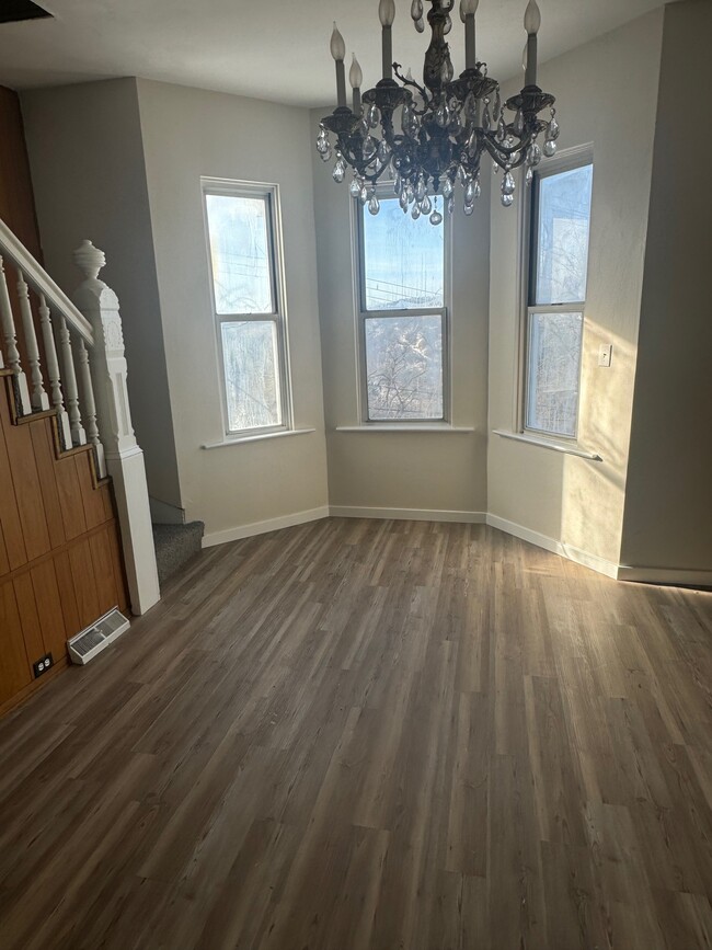 Building Photo - 1932 Beech St