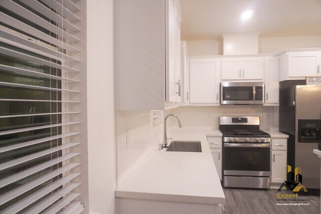 Building Photo - 2939 Limoges Walk