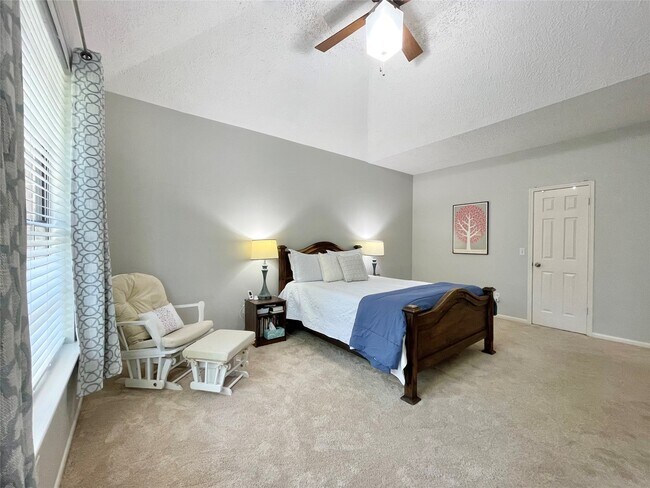 Building Photo - 7 Windledge Pl