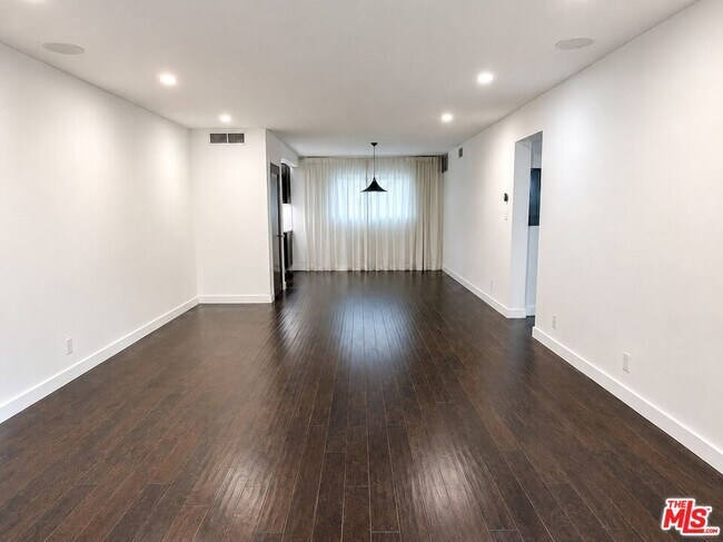 Building Photo - 1525 Hayworth Ave