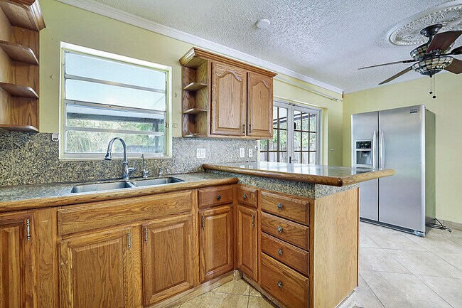 Building Photo - 2346 Caroma Ln