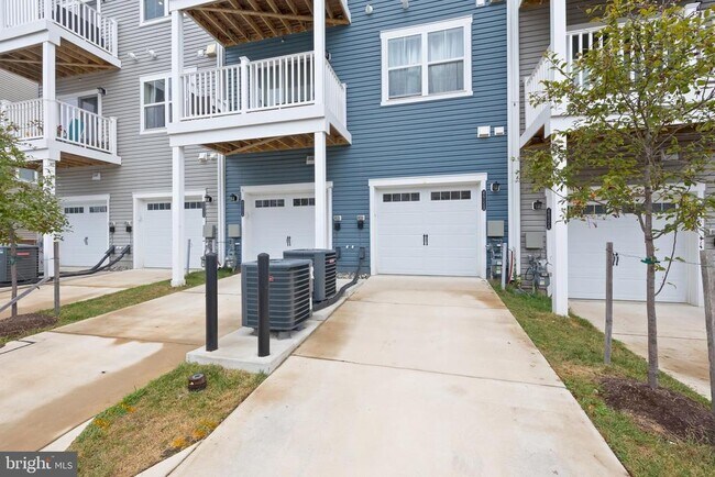 Building Photo - 4615 Crossing Ct