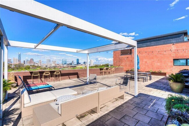 Building Photo - 1401 Eva St