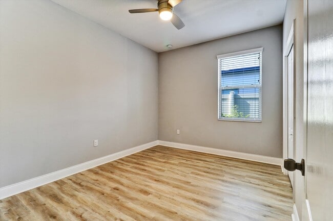 Building Photo - 1856 Napoli Dr